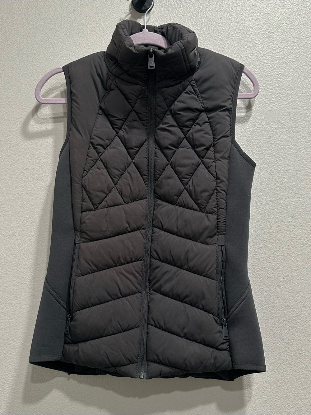 Bernardo Quilted Sleeveless Puffer Vest - Charcoal,small,recycled materials